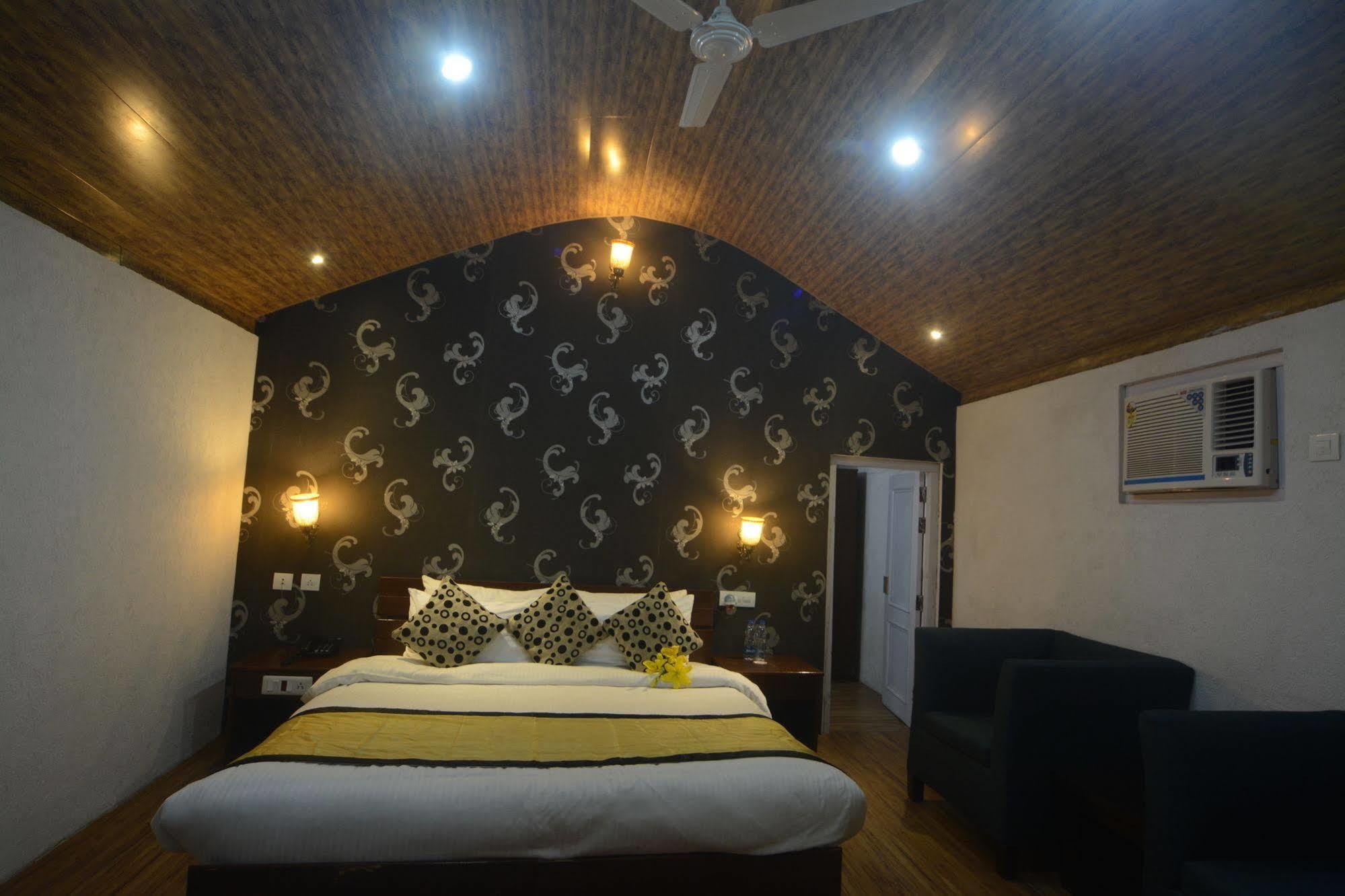 The Exotica Hotel Dharamshala Luaran gambar